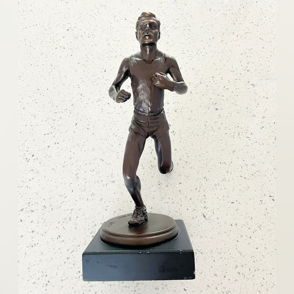 Austin Sculpture 1994 Morning Jog Bronze Paint Statue Man Vintage RARE - Picture 5 of 9